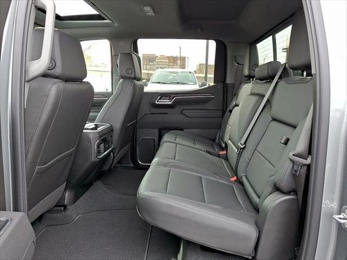 2026 GMC Sierra 1500 4WD Crew Cab 147" SLT