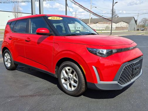 Inferno Red 2023 Kia Soul LX IVT