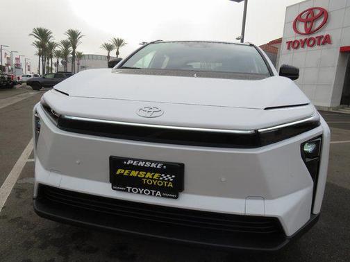 Pear 2026 Toyota bZ XLE Plus