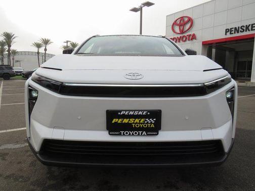 Pear 2026 Toyota bZ XLE Plus