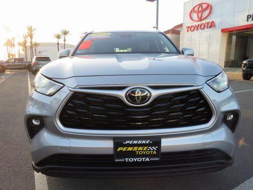 Celestial Silver Metallic 2022 Toyota Highlander XLE