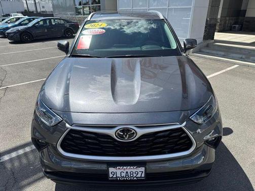 Magnetic Gray Metallic 2024 Toyota Highlander XLE