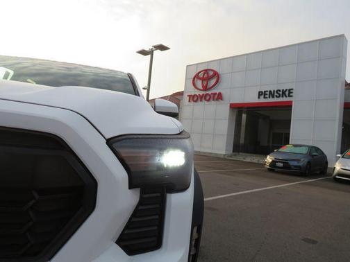 2026 Toyota Tacoma Hybrid TRD Off Road