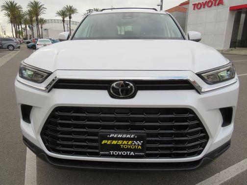 Wind Chill Pearl 2026 Toyota Grand Highlander XLE