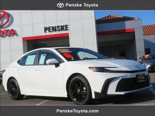 Ice Cap 2026 Toyota Camry SE