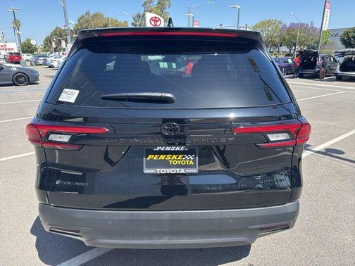 Midnight Black Metallic 2026 Toyota Highlander Hybrid Base