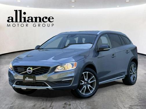 Osmium Grey Metallic 2017 Volvo V60 Cross Country T5