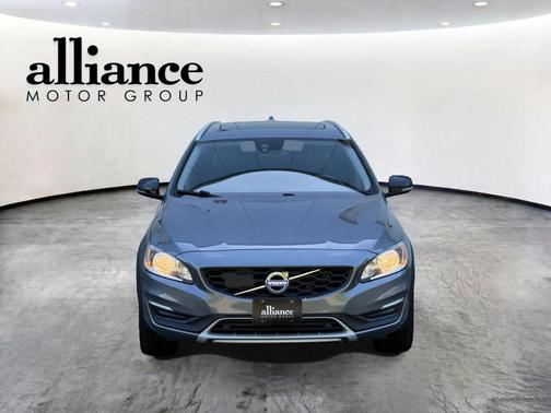 Osmium Grey Metallic 2017 Volvo V60 Cross Country T5