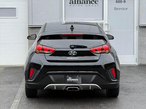 2019 Hyundai Veloster 2