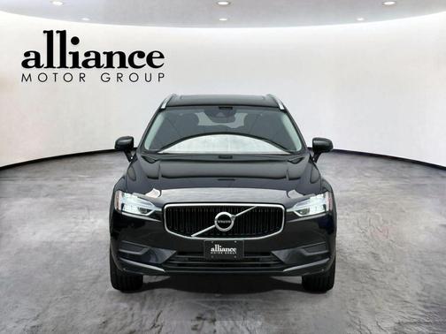 Onyx Black Metallic 2019 Volvo XC60 T6 Momentum