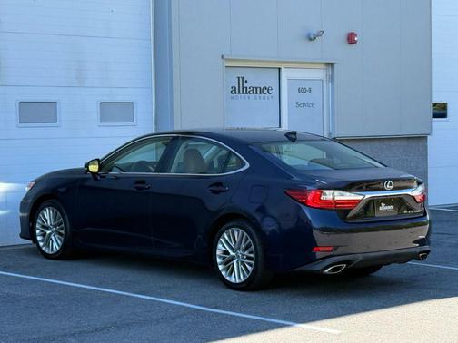 2016 Lexus ES 350 Base