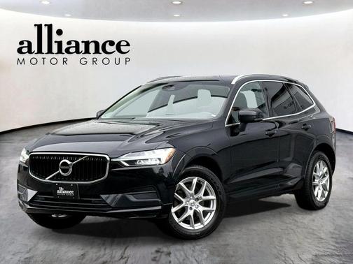 Onyx Black Metallic 2020 Volvo XC60 T5 Momentum
