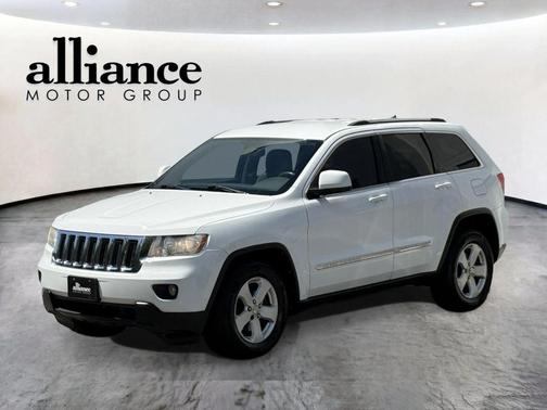 Bright White Clearcoat 2013 Jeep Grand Cherokee Laredo