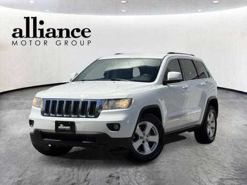 Bright White Clearcoat 2013 Jeep Grand Cherokee Laredo