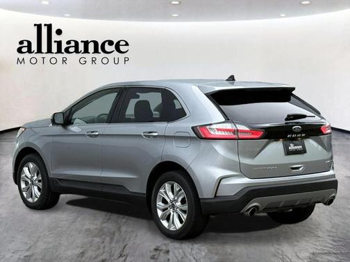 Iconic Silver Metallic 2022 Ford Edge Titanium