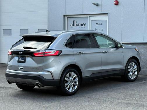 2020 Ford Edge Titanium