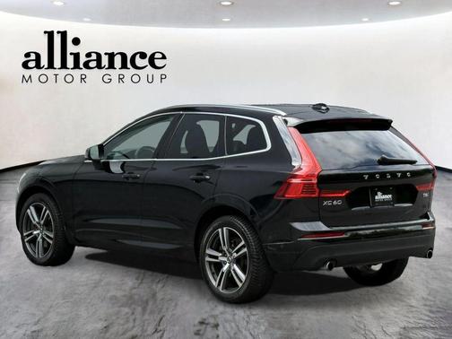 Onyx Black Metallic 2019 Volvo XC60 T6 Momentum