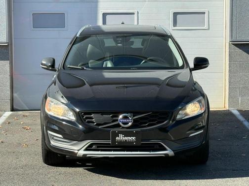 2016 Volvo V60 Cross Country T5
