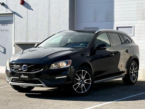 2016 Volvo V60 Cross Country T5