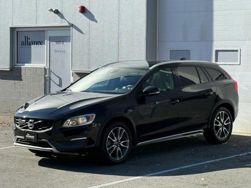 2016 Volvo V60 Cross Country T5