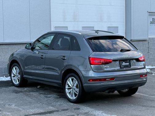 2017 Audi Q3 2.0T Premium