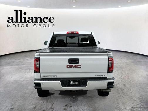 White 2018 GMC Sierra 1500 Denali