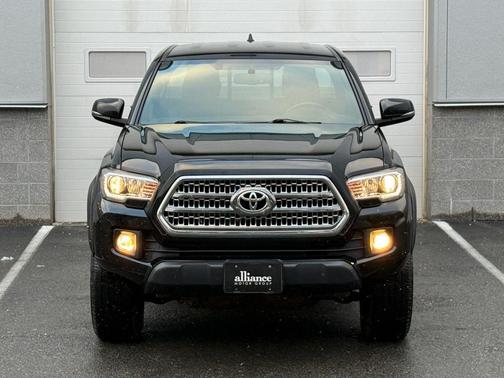 2016 Toyota Tacoma TRD Sport
