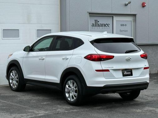 2021 Hyundai TUCSON SE
