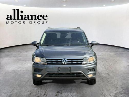 Platinum Gray Metallic 2019 Volkswagen Tiguan 2.0T SEL
