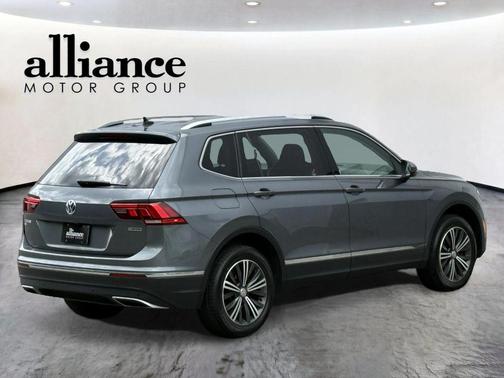 Platinum Gray Metallic 2019 Volkswagen Tiguan 2.0T SEL