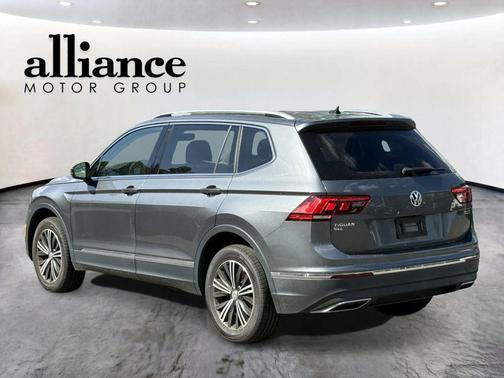 Platinum Gray Metallic 2019 Volkswagen Tiguan 2.0T SEL
