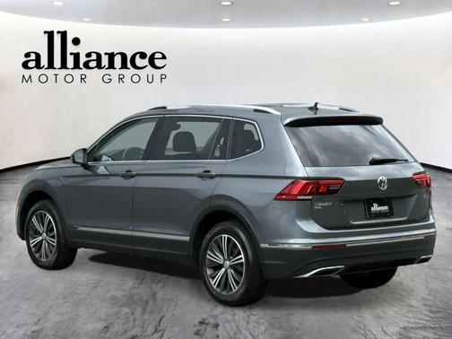 Platinum Gray Metallic 2019 Volkswagen Tiguan 2.0T SEL