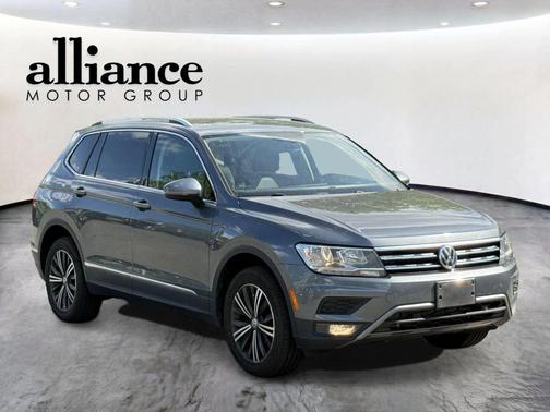 Platinum Gray Metallic 2019 Volkswagen Tiguan 2.0T SEL