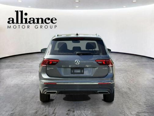 Platinum Gray Metallic 2019 Volkswagen Tiguan 2.0T SEL
