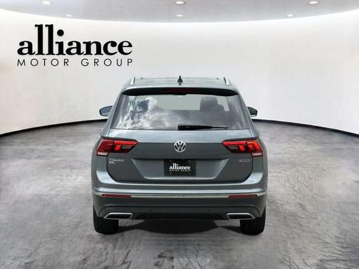 Platinum Gray Metallic 2019 Volkswagen Tiguan 2.0T SEL