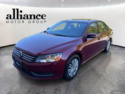 Fortana Red 2015 Volkswagen Passat 1.8T Auto S