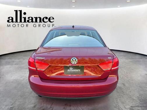 Fortana Red 2015 Volkswagen Passat 1.8T Auto S