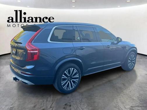 Denim Blue Metallic 2020 Volvo XC90 T5 Momentum
