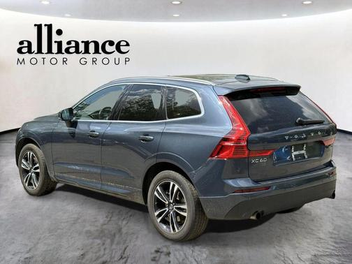 Denim Blue Metallic 2021 Volvo XC60 T6 Momentum