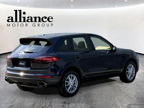 Moonlight Blue Metallic 2016 Porsche Cayenne Cayenne