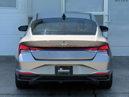 2021 Hyundai ELANTRA SEL