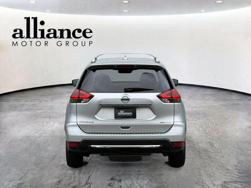 Brilliant Silver 2017 Nissan Rogue SL