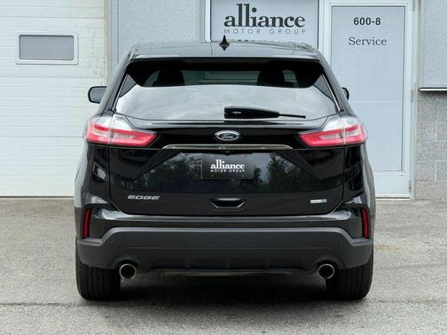 2020 Ford Edge SE
