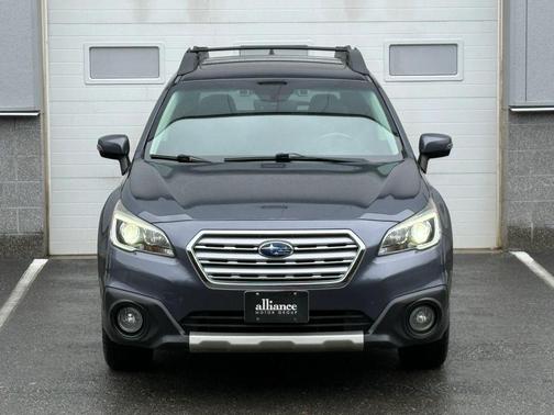 Gray 2017 Subaru Outback 3.6R Limited