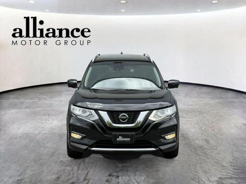 Magnetic Black 2018 Nissan Rogue SL