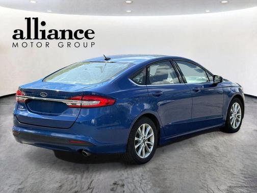 Lightning Blue 2017 Ford Fusion SE