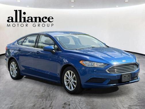 Lightning Blue 2017 Ford Fusion SE