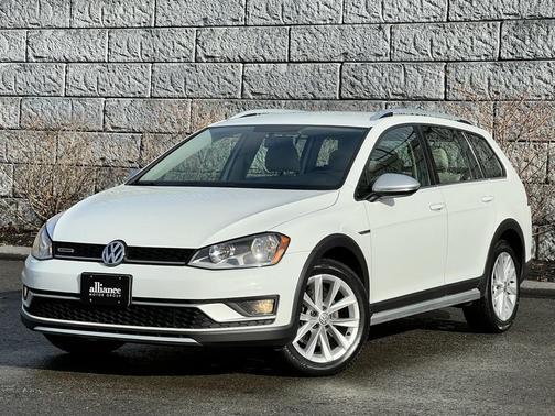 Photo 1 of 19 of 2017 Volkswagen Golf Alltrack TSI S