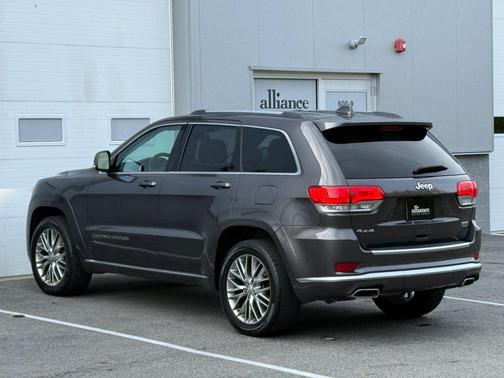 2018 Jeep Grand Cherokee Summit