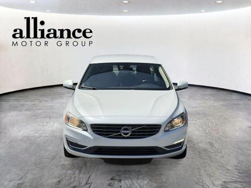 Crystal White Pearl 2016 Volvo S60 T5 Drive-E